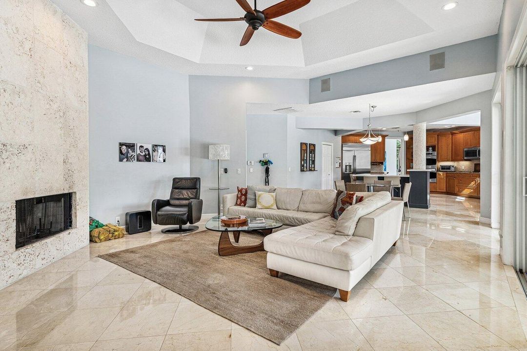 待售: $3,325,000 (6 贝兹, 4 浴室, 4763 平方英尺)