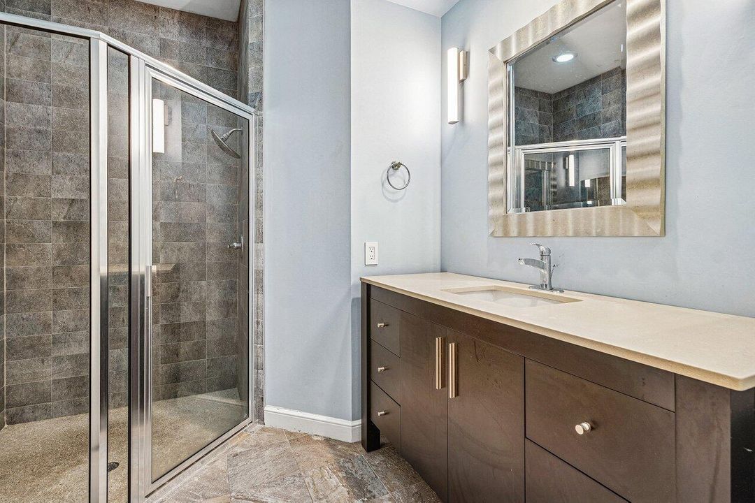 待售: $3,325,000 (6 贝兹, 4 浴室, 4763 平方英尺)