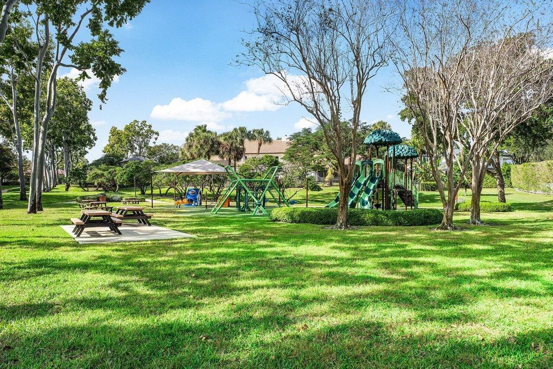 待售: $3,325,000 (6 贝兹, 4 浴室, 4763 平方英尺)