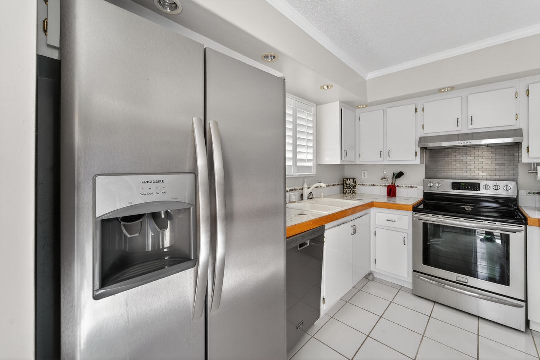 For Rent: $4,875 (2 beds, 2 baths, 1470 Square Feet)