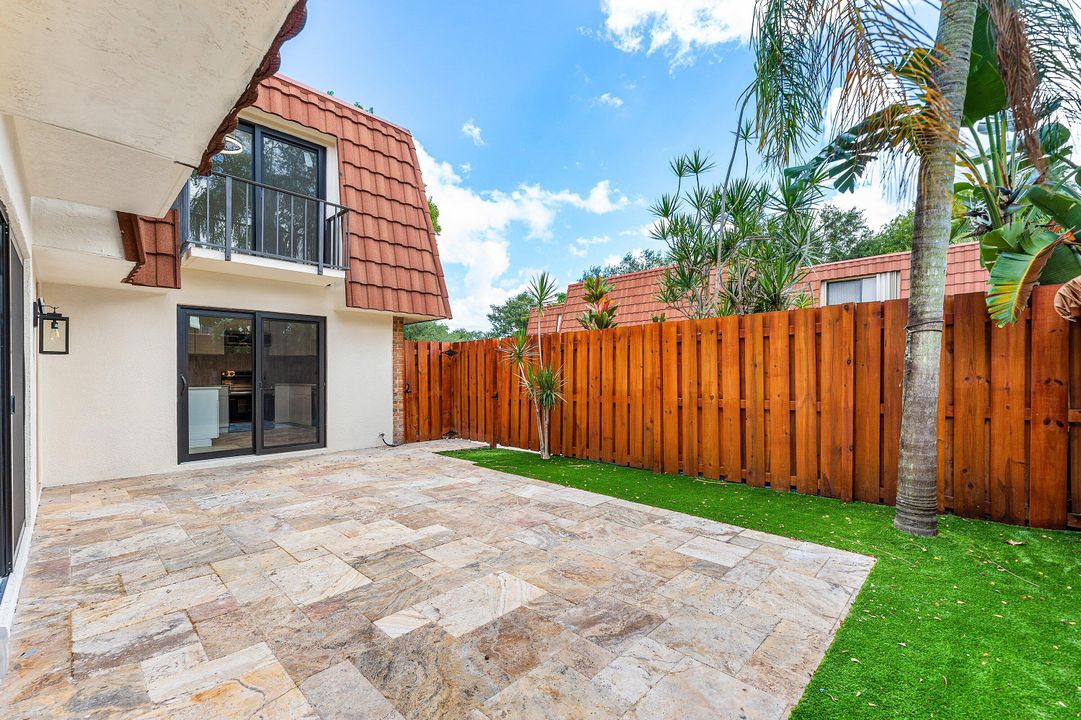 For Sale: $399,000 (2 beds, 2 baths, 1230 Square Feet)