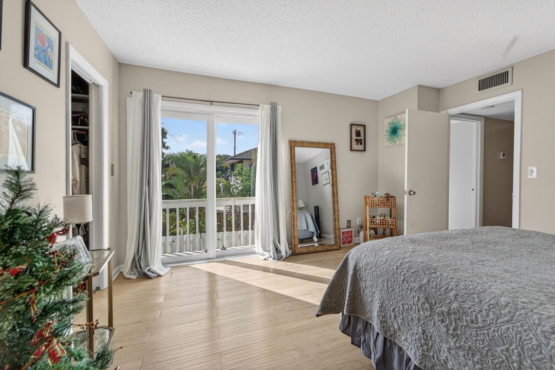 For Rent: $4,875 (2 beds, 2 baths, 1470 Square Feet)