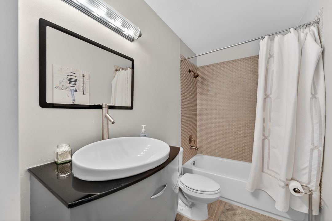 For Rent: $4,875 (2 beds, 2 baths, 1470 Square Feet)