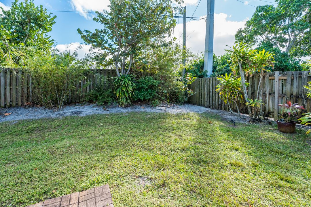 For Rent: $4,875 (2 beds, 2 baths, 1470 Square Feet)