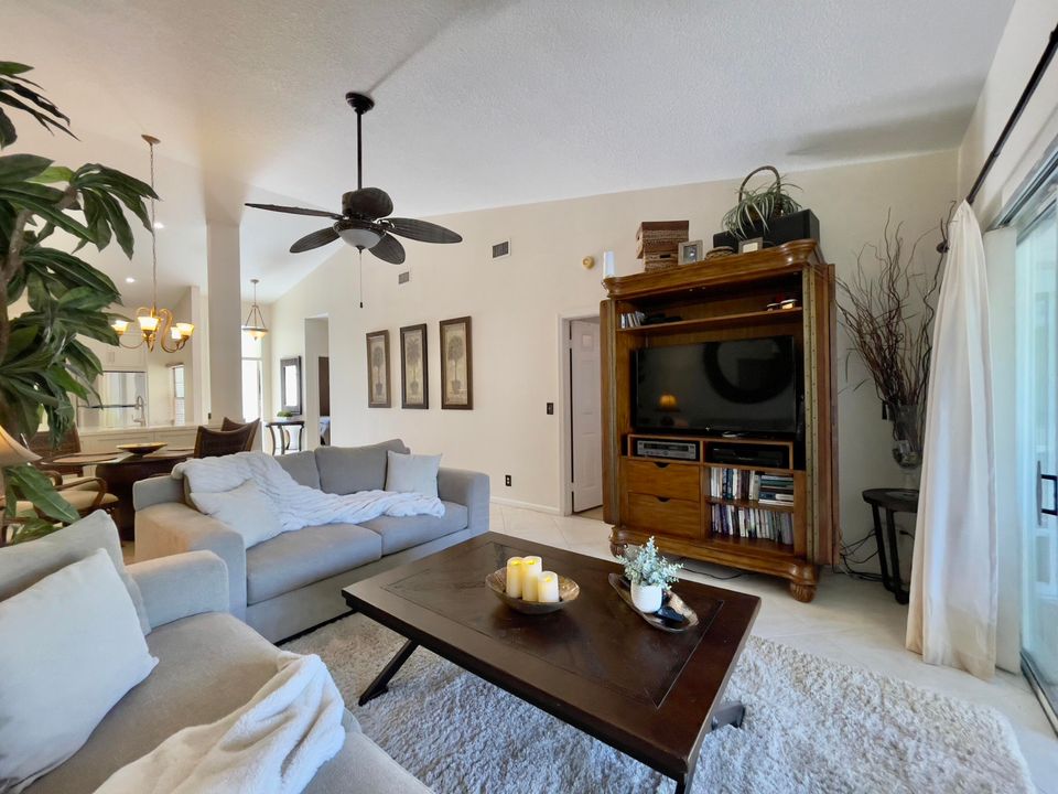 For Rent: $3,200 (2 beds, 2 baths, 1250 Square Feet)