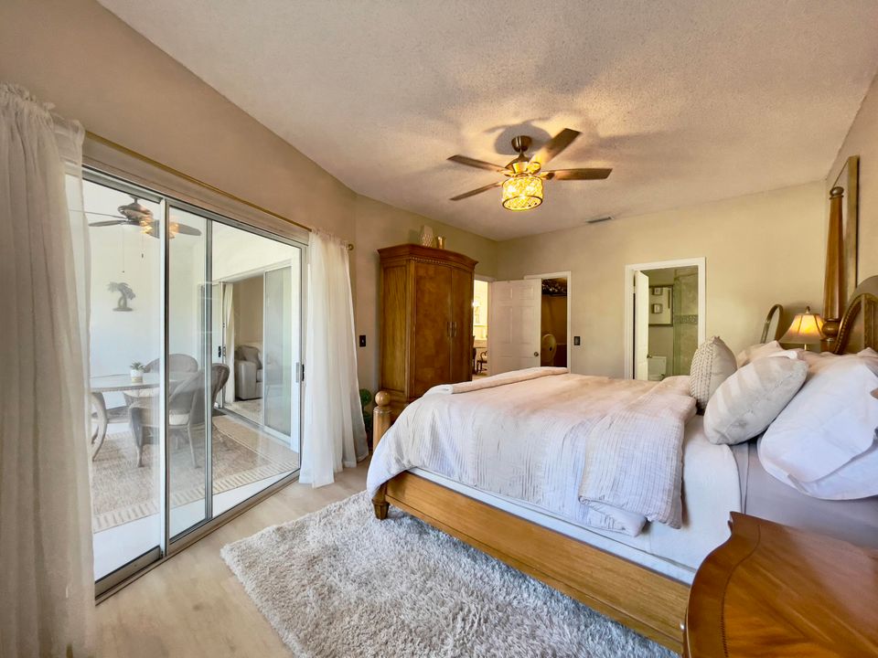 For Rent: $3,200 (2 beds, 2 baths, 1250 Square Feet)