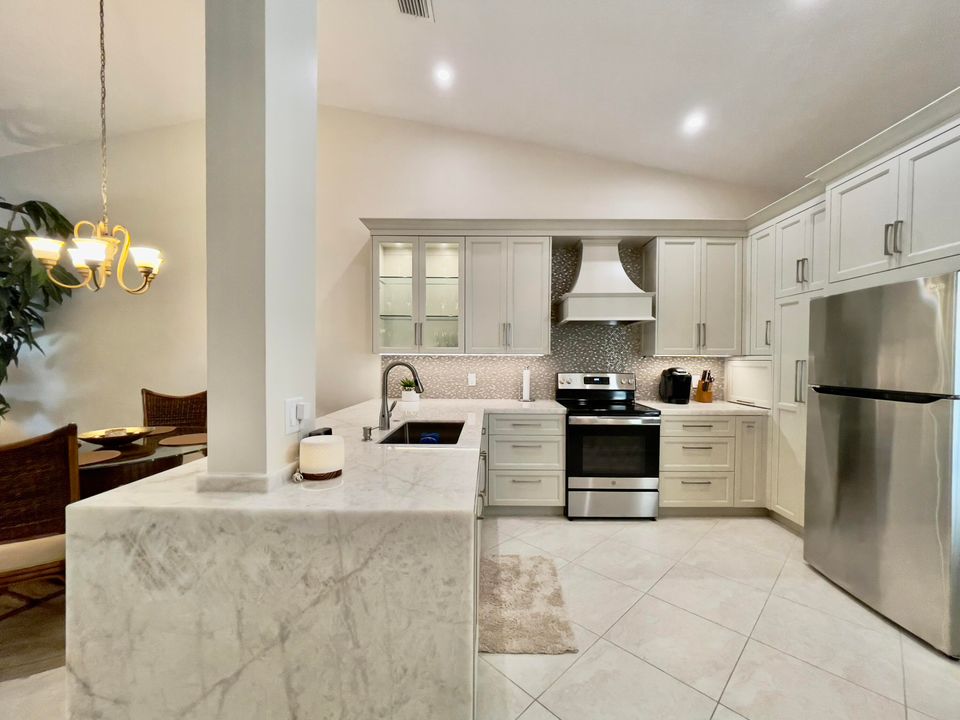 For Rent: $3,200 (2 beds, 2 baths, 1250 Square Feet)