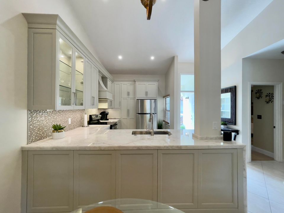 For Rent: $3,200 (2 beds, 2 baths, 1250 Square Feet)