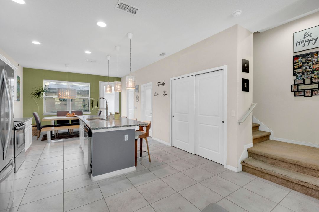 В аренду: $2,300 (3 спален, 2 ванн, 1464 Квадратных фут)