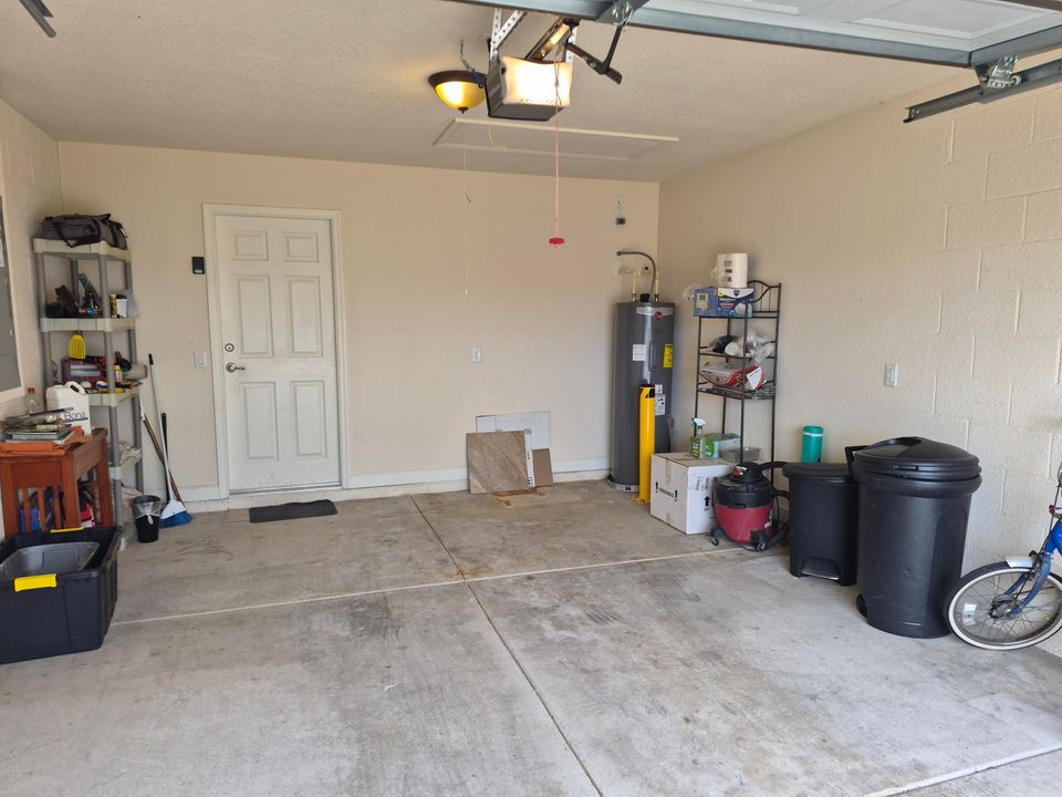 待售: $229,000 (2 贝兹, 2 浴室, 1451 平方英尺)