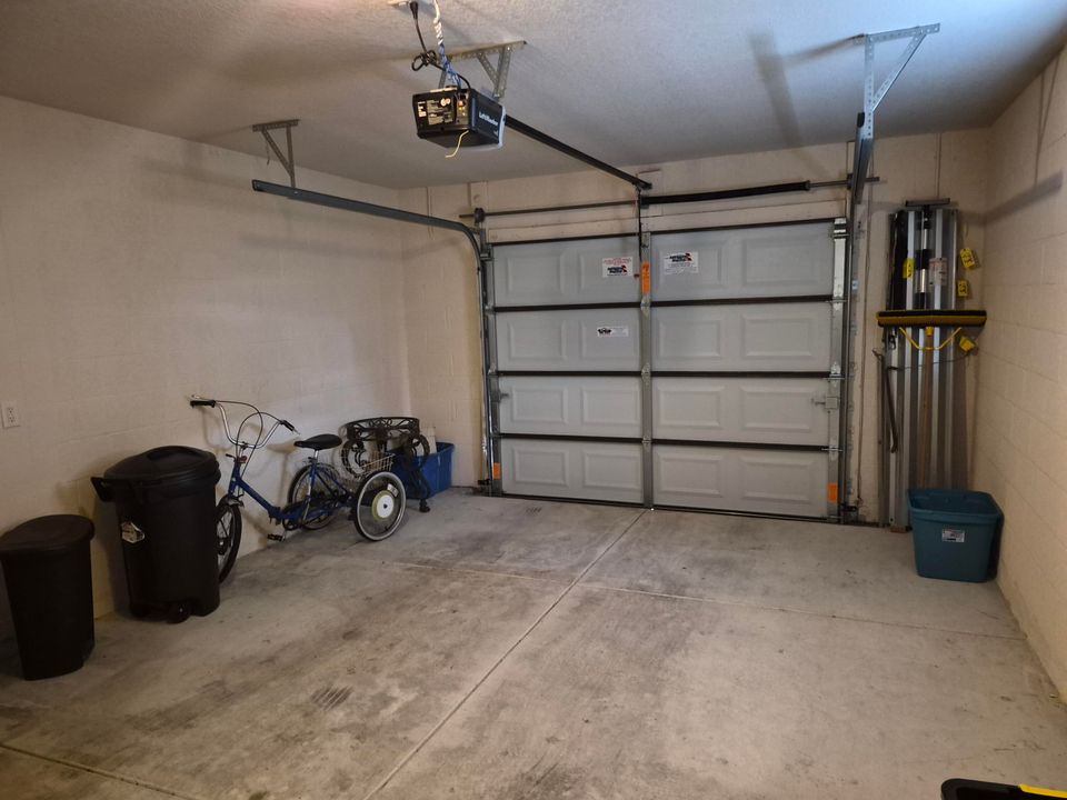 待售: $229,000 (2 贝兹, 2 浴室, 1451 平方英尺)