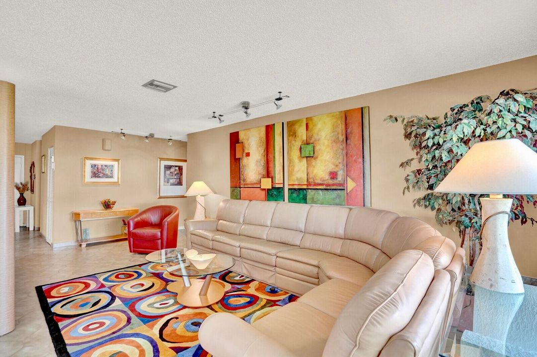 待售: $240,000 (3 贝兹, 2 浴室, 1441 平方英尺)