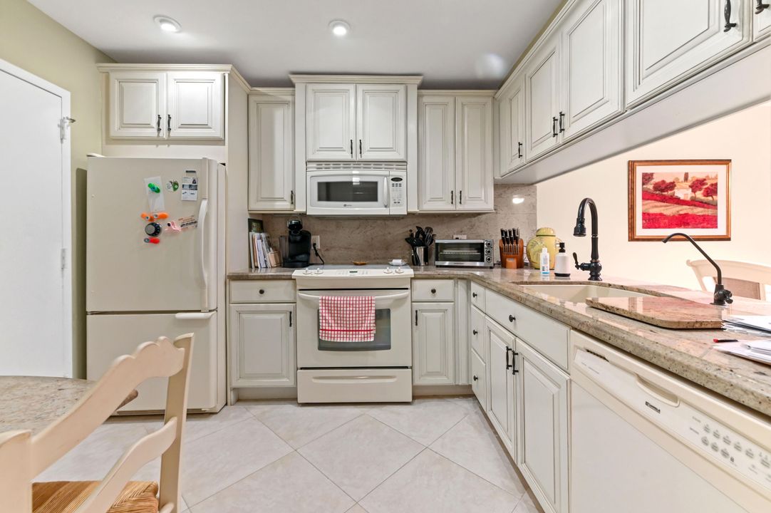 En Venta: $174,900 (2 camas, 2 baños, 1119 Pies cuadrados)