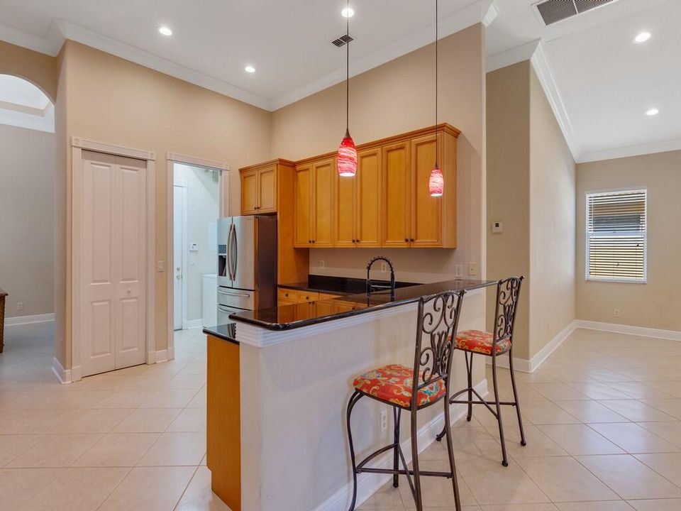 For Sale: $499,900 (3 beds, 3 baths, 2447 Square Feet)