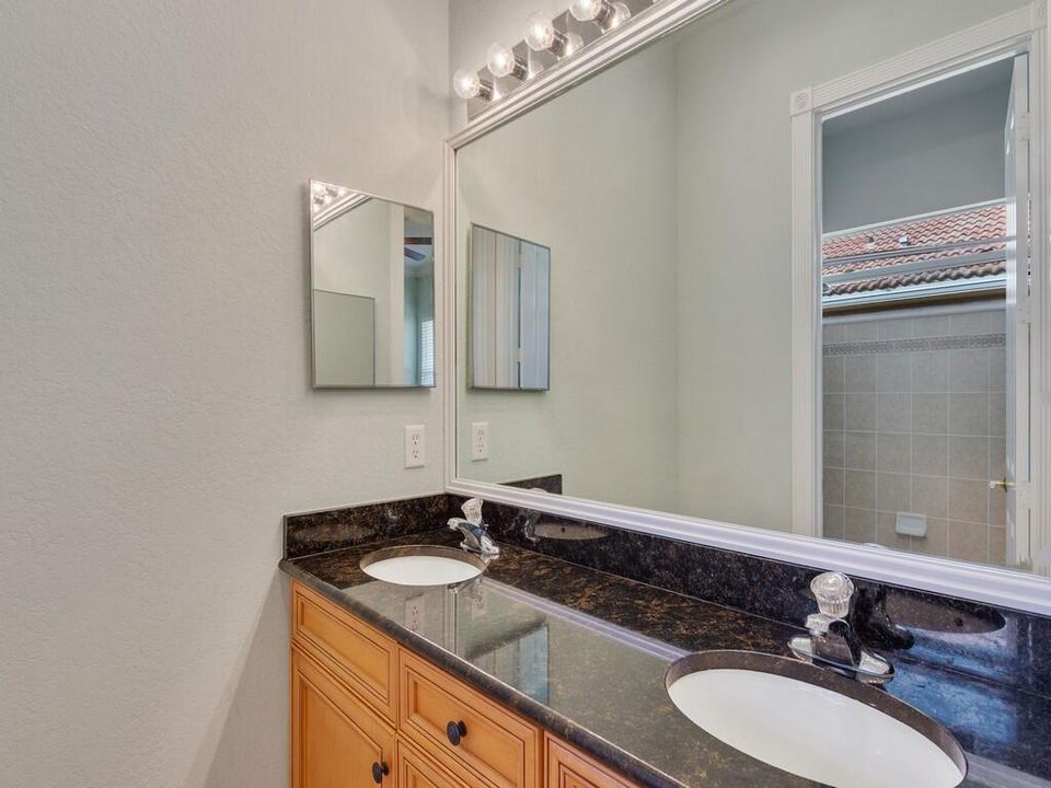 For Sale: $499,900 (3 beds, 3 baths, 2447 Square Feet)