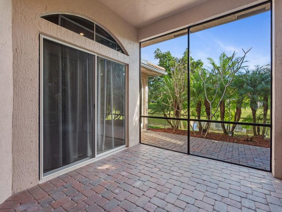 For Sale: $499,900 (3 beds, 3 baths, 2447 Square Feet)