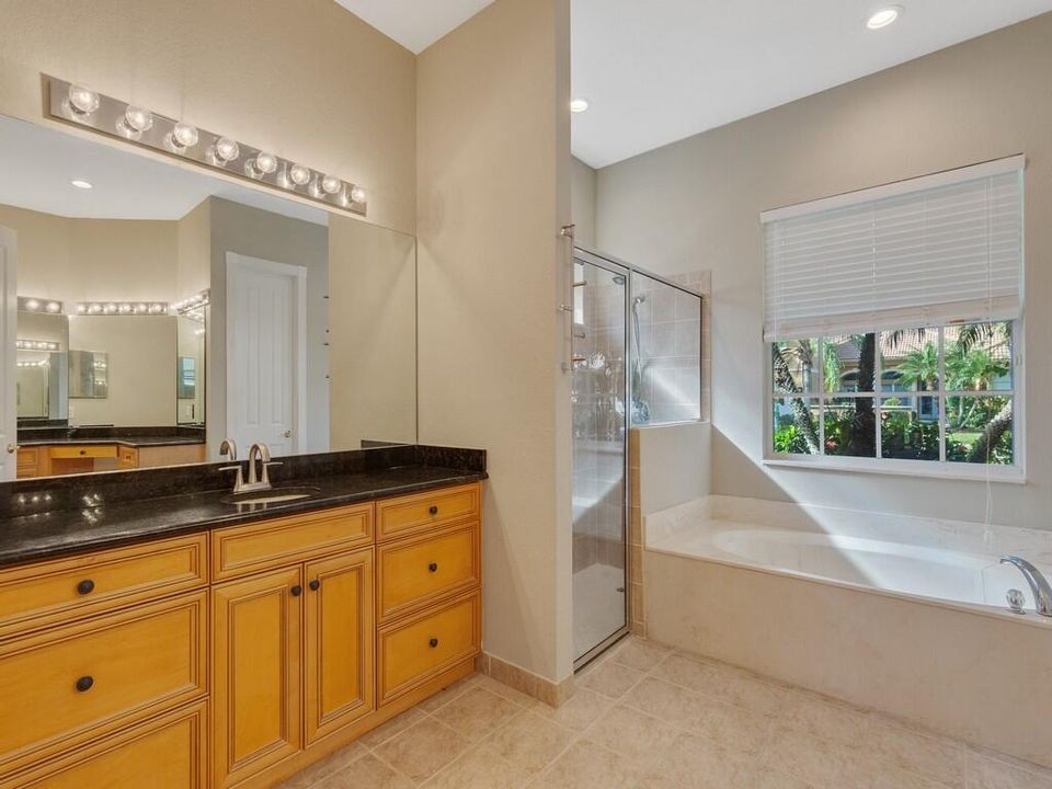 For Sale: $499,900 (3 beds, 3 baths, 2447 Square Feet)