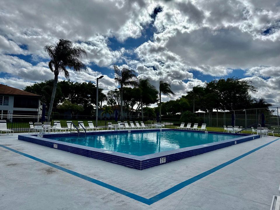 待售: $240,000 (3 贝兹, 2 浴室, 1441 平方英尺)