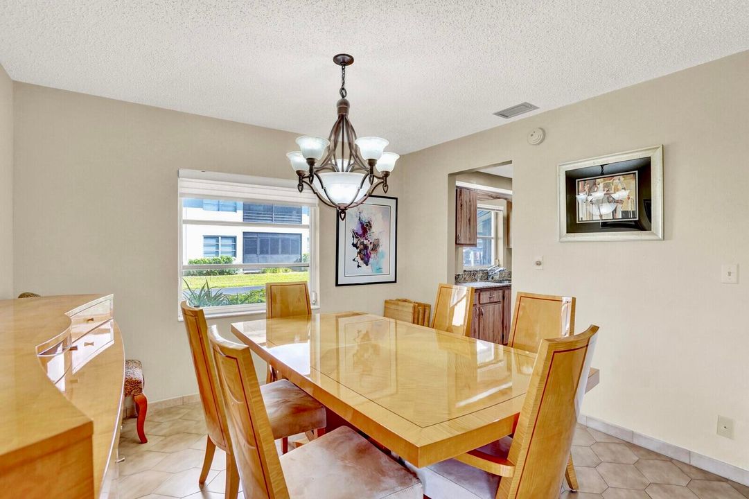 待售: $240,000 (3 贝兹, 2 浴室, 1441 平方英尺)