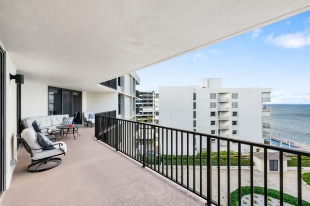 For Sale: $599,000 (2 beds, 2 baths, 1687 Square Feet)