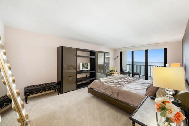 For Sale: $599,000 (2 beds, 2 baths, 1687 Square Feet)