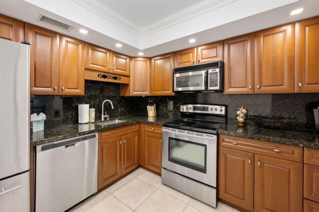 For Sale: $599,000 (2 beds, 2 baths, 1687 Square Feet)