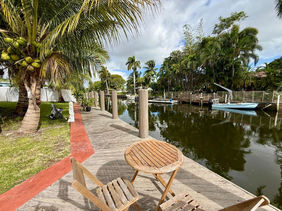 En Venta: $950,000 (4 camas, 3 baños, 1513 Pies cuadrados)