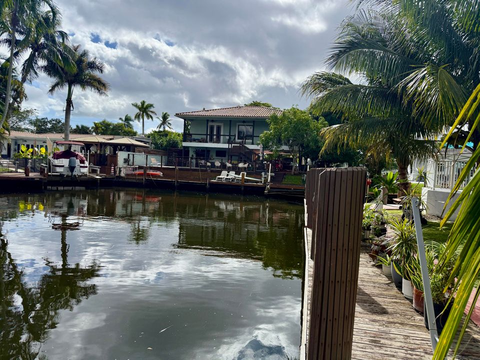 En Venta: $950,000 (4 camas, 3 baños, 1513 Pies cuadrados)