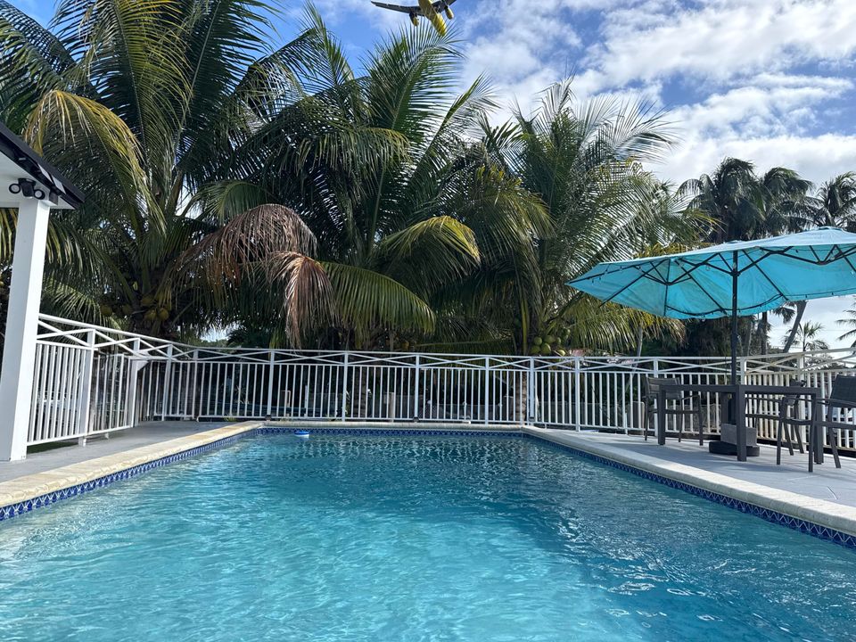 En Venta: $950,000 (4 camas, 3 baños, 1513 Pies cuadrados)