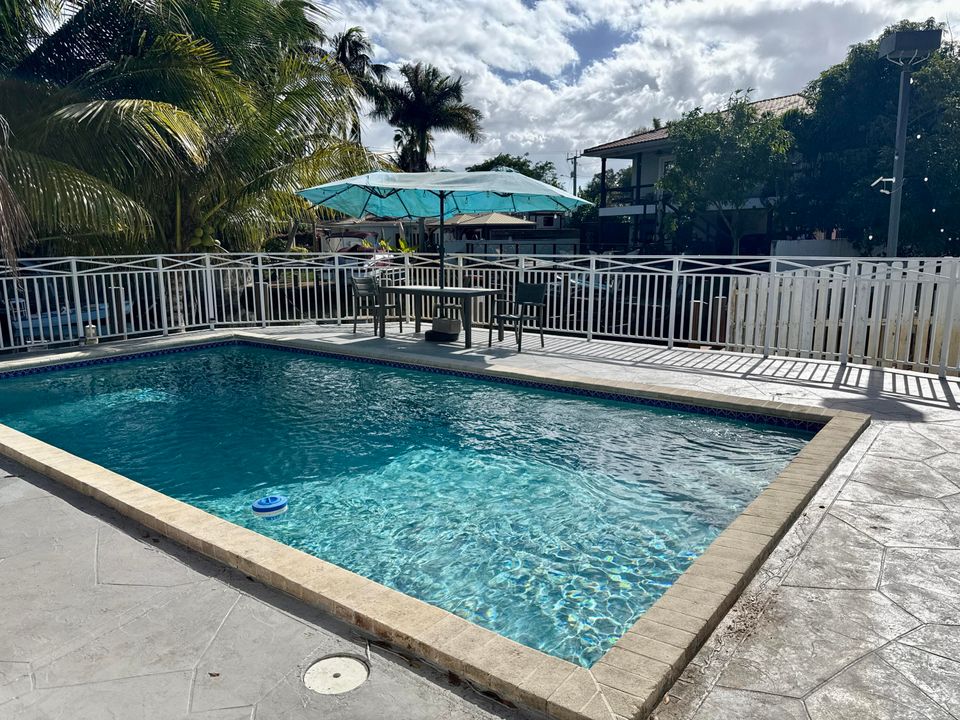 En Venta: $950,000 (4 camas, 3 baños, 1513 Pies cuadrados)