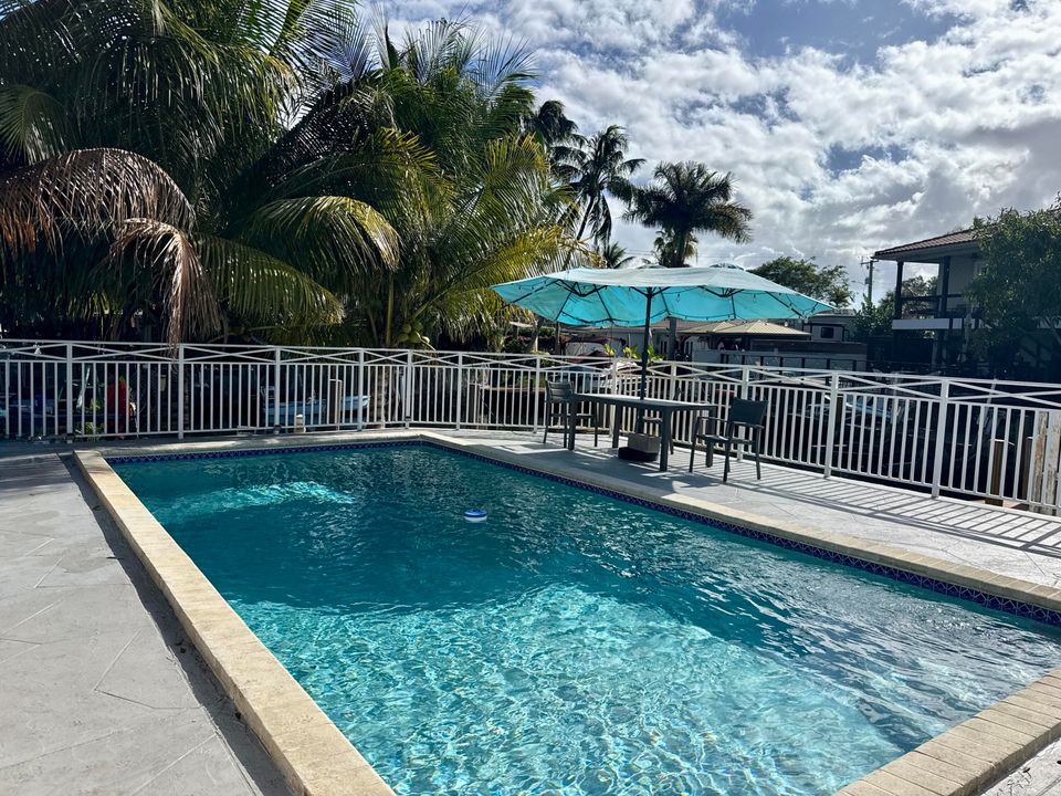 En Venta: $950,000 (4 camas, 3 baños, 1513 Pies cuadrados)