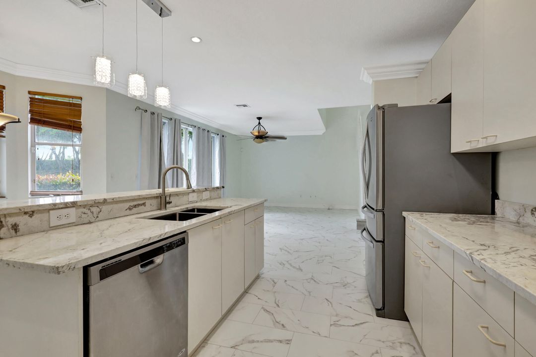 На продажу: $628,600 (5 спален, 2 ванн, 2888 Квадратных фут)