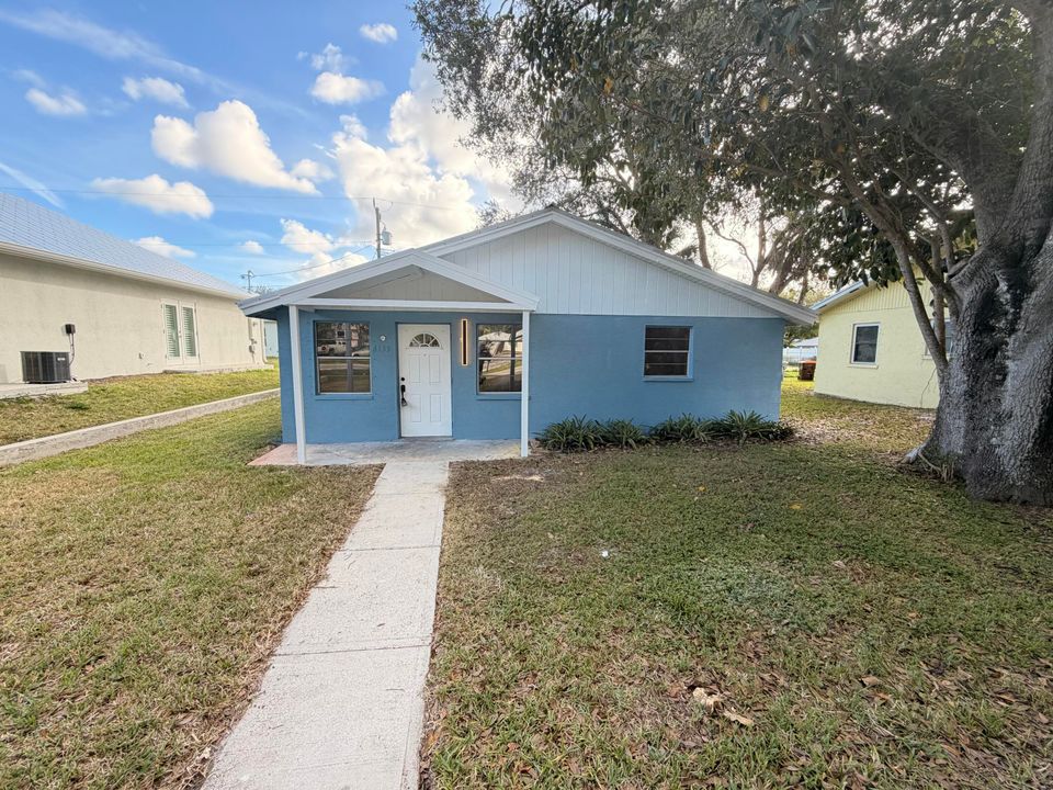 For Sale: $217,640 (2 beds, 2 baths, 1020 Square Feet)
