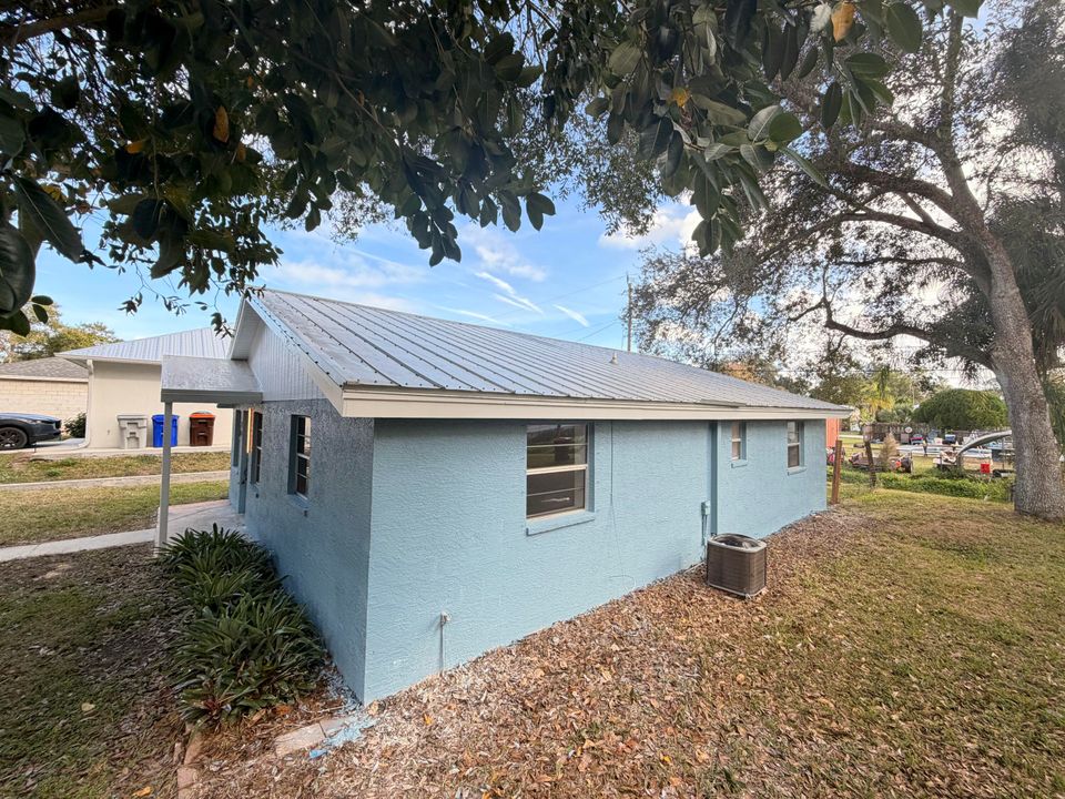 For Sale: $217,640 (2 beds, 2 baths, 1020 Square Feet)