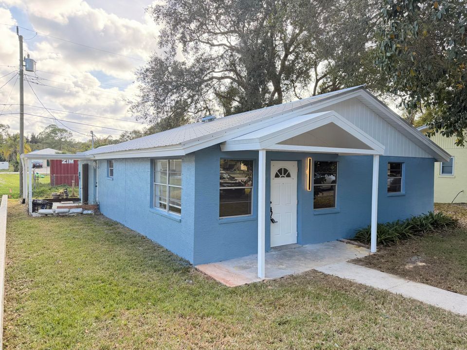 For Sale: $217,640 (2 beds, 2 baths, 1020 Square Feet)