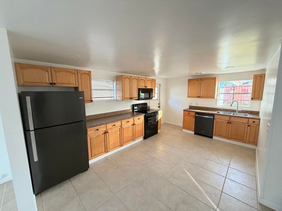 For Sale: $217,640 (2 beds, 2 baths, 1020 Square Feet)