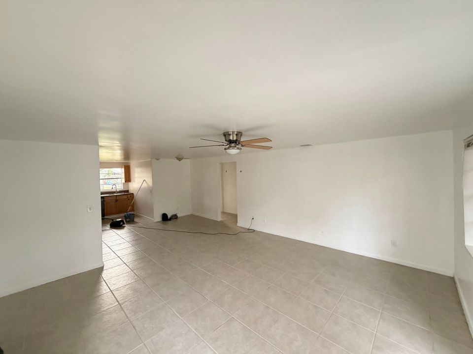 For Sale: $217,640 (2 beds, 2 baths, 1020 Square Feet)