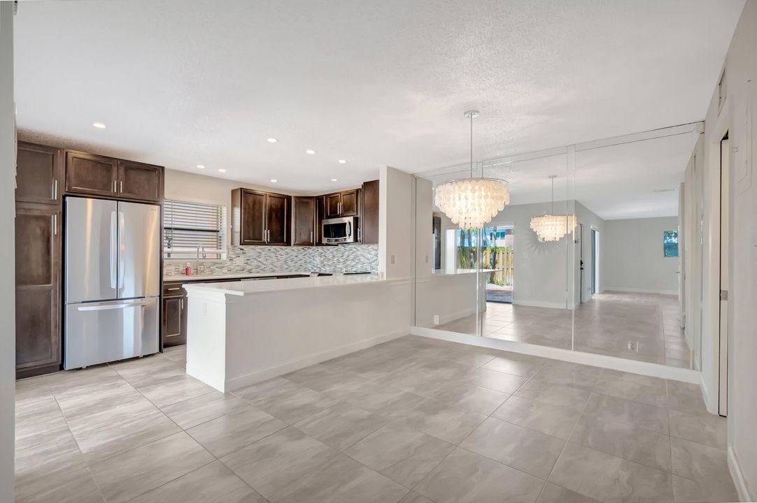 For Sale: $425,000 (2 beds, 2 baths, 1380 Square Feet)