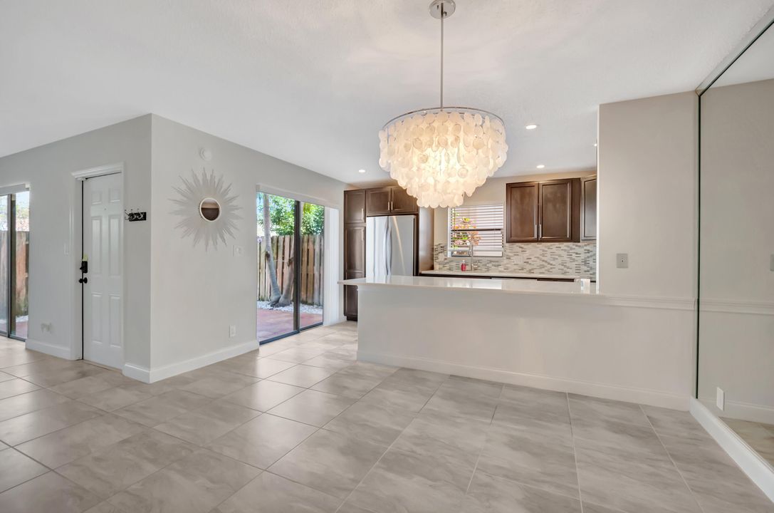 For Sale: $425,000 (2 beds, 2 baths, 1380 Square Feet)