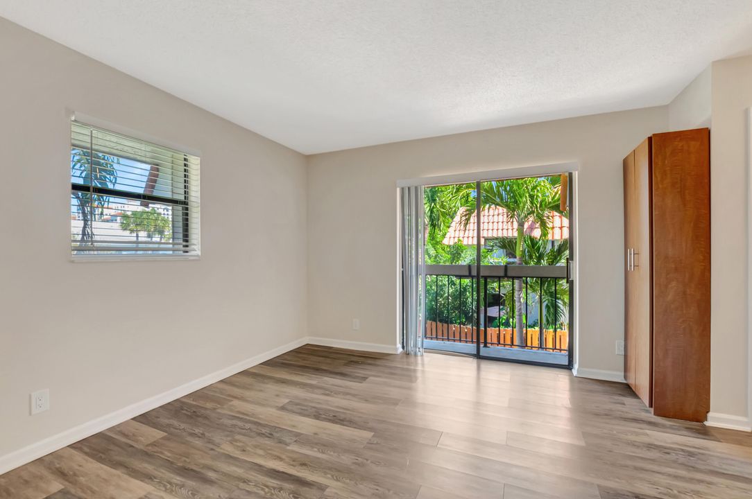 For Sale: $425,000 (2 beds, 2 baths, 1380 Square Feet)
