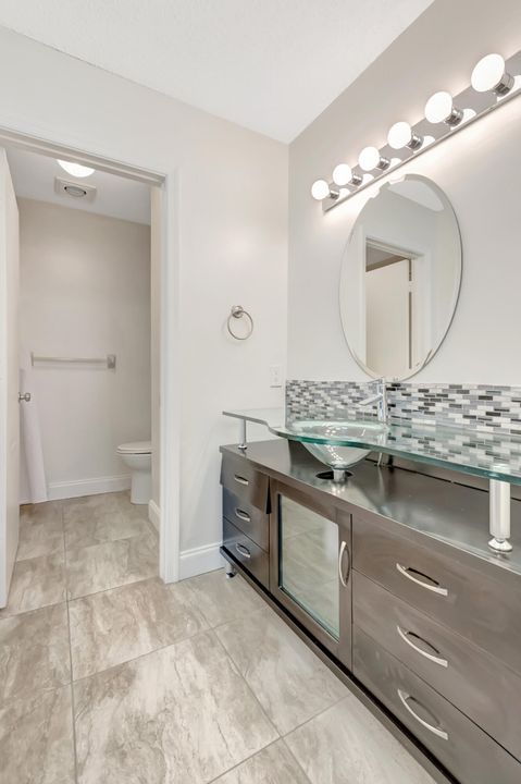 For Sale: $425,000 (2 beds, 2 baths, 1380 Square Feet)