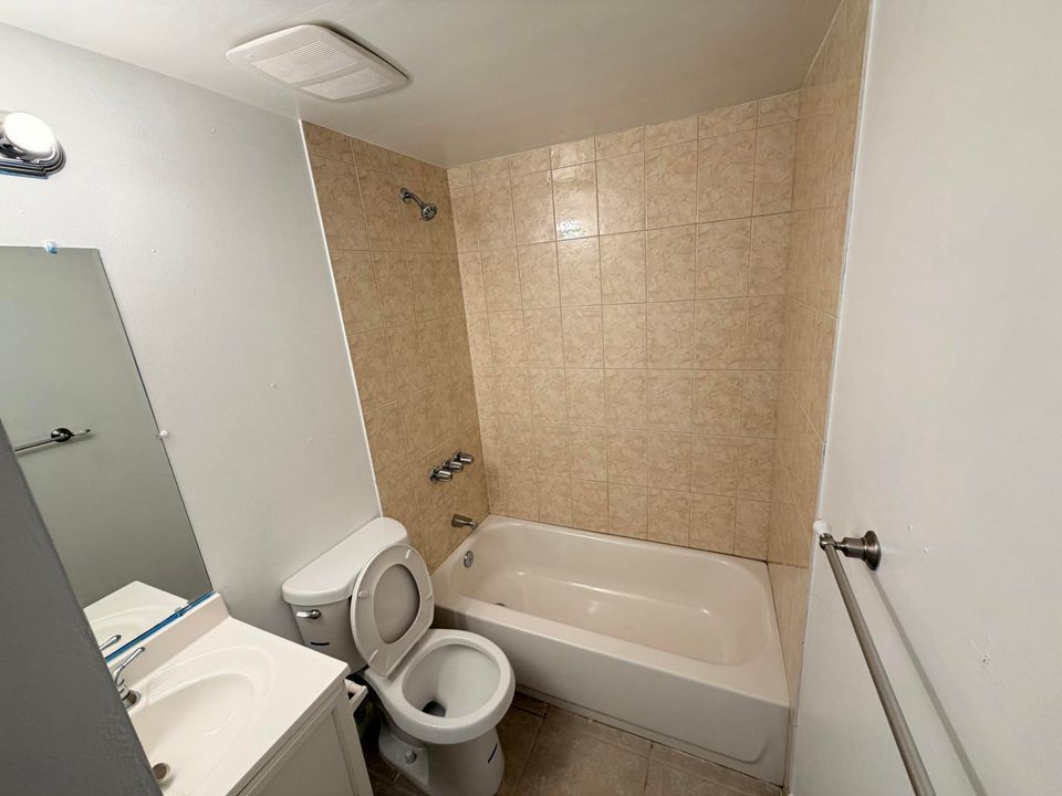 For Sale: $217,640 (2 beds, 2 baths, 1020 Square Feet)