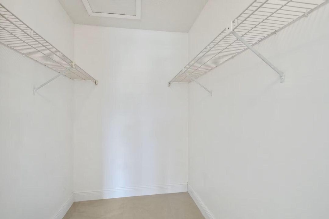 待售: $159,000 (2 贝兹, 2 浴室, 1111 平方英尺)