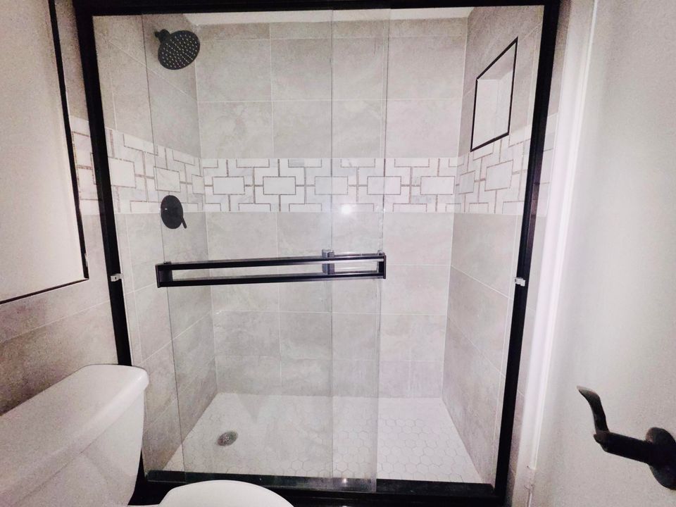 На продажу: $179,000 (1 спален, 1 ванн, 646 Квадратных фут)