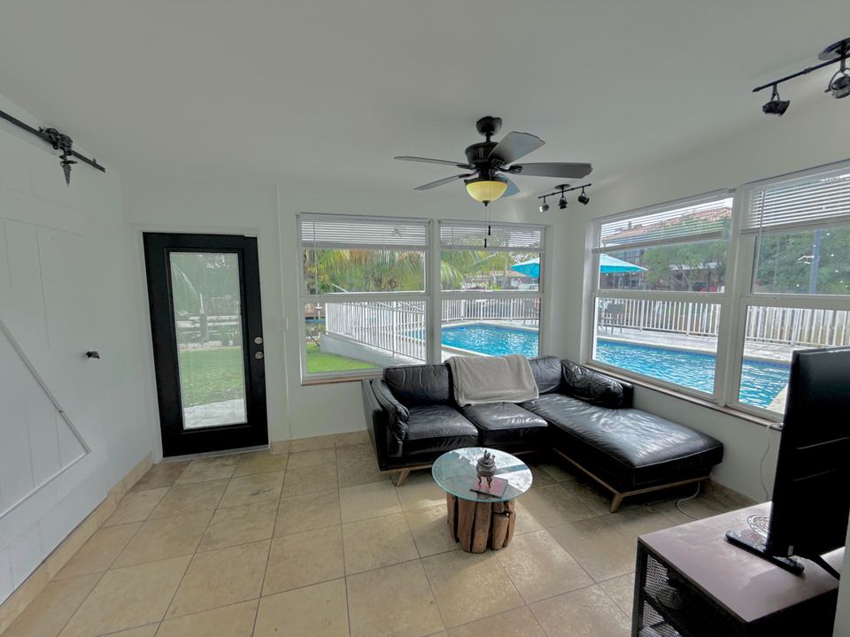 В аренду: $6,000 (4 спален, 3 ванн, 1513 Квадратных фут)