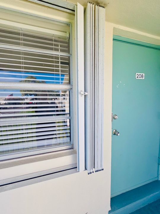 На продажу: $179,000 (1 спален, 1 ванн, 646 Квадратных фут)