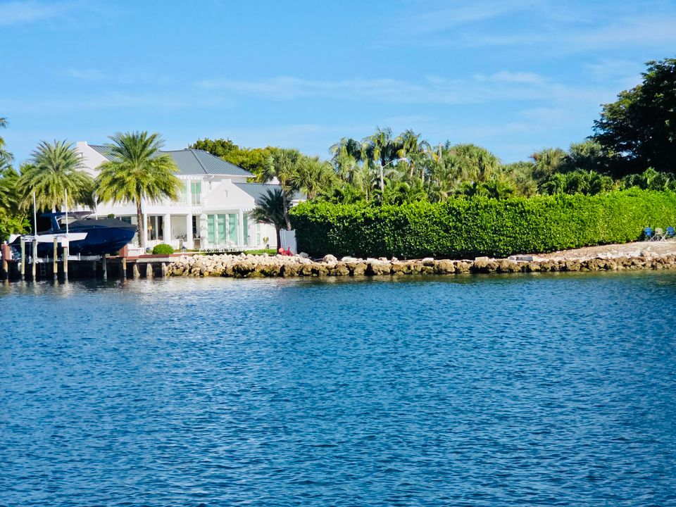 На продажу: $179,000 (1 спален, 1 ванн, 646 Квадратных фут)