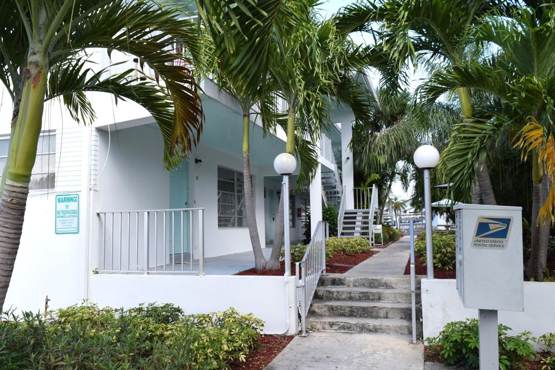 待售: $175,000 (2 贝兹, 1 浴室, 924 平方英尺)