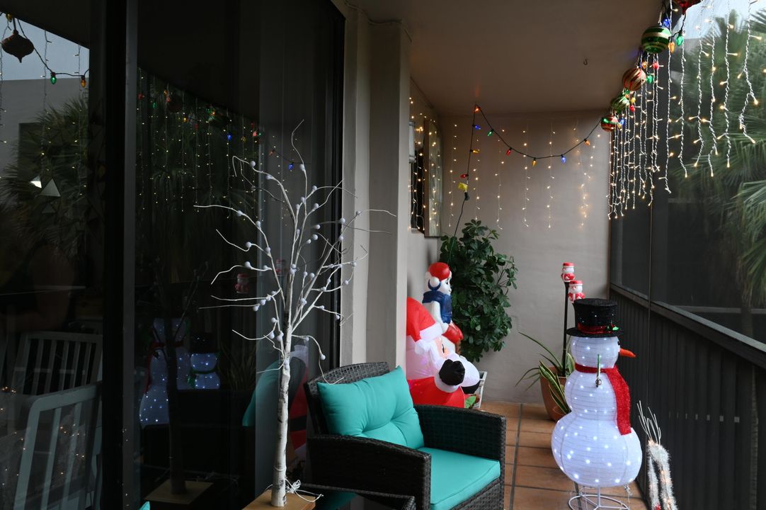 For Sale: $320,000 (3 beds, 2 baths, 1040 Square Feet)