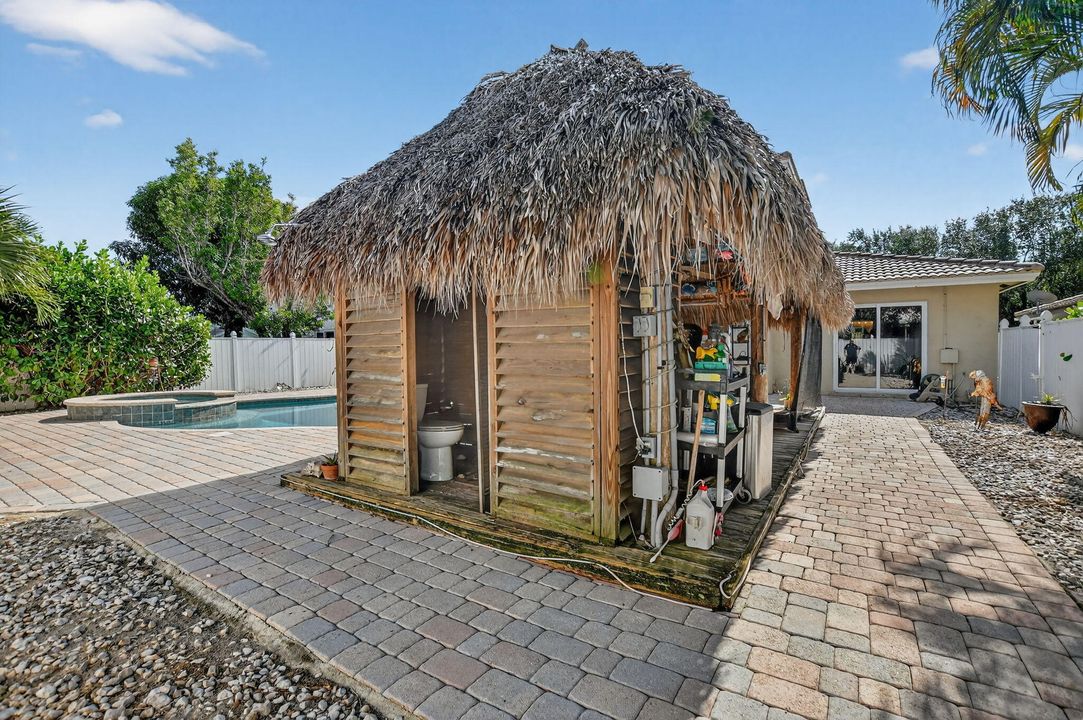 На продажу: $875,000 (3 спален, 2 ванн, 2300 Квадратных фут)